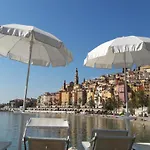 Les Sablettes Panoramic Sea View Мантон