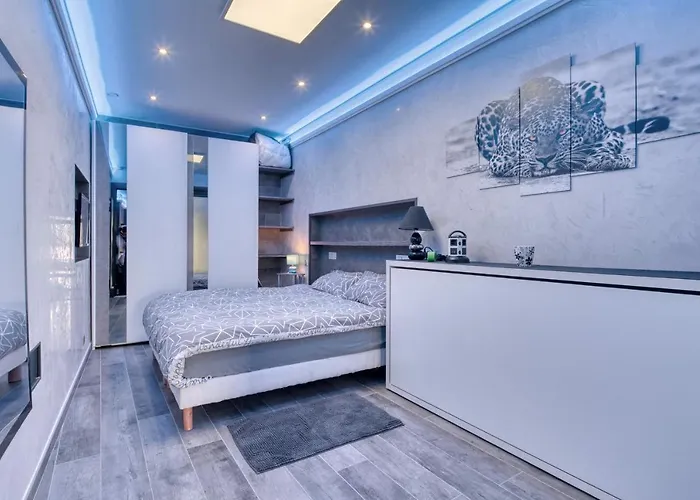 Les Sablettes Panoramic Sea View * Μεντόν