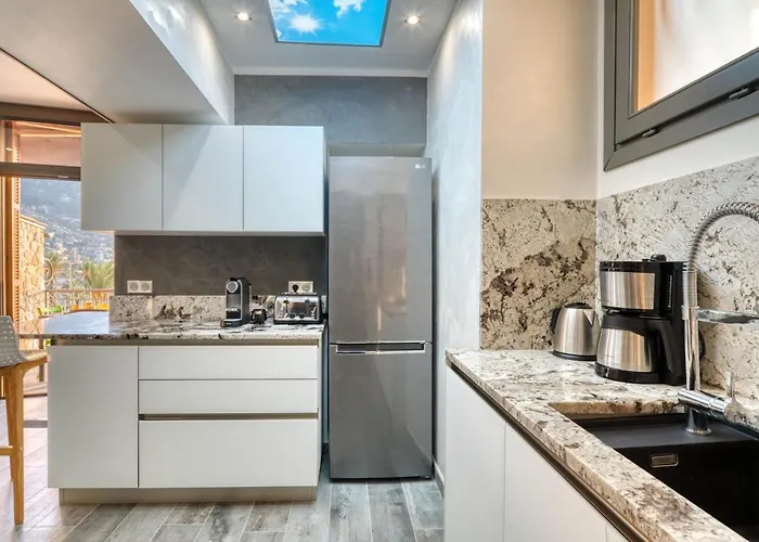 Les Sablettes Panoramic Sea View Апартаменти *